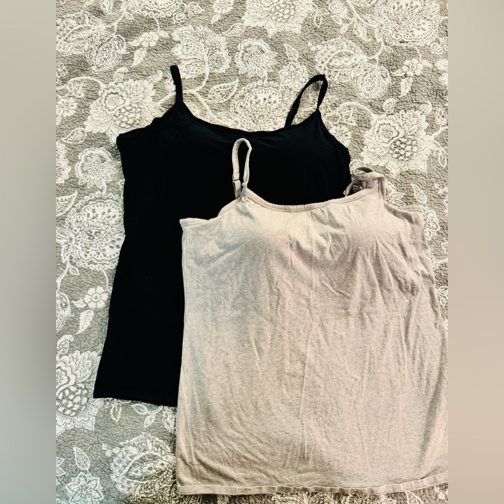 Duluth Trading Women's No-Yank Wireless Bra Cami Set of 3 Gray, Black and Camo.